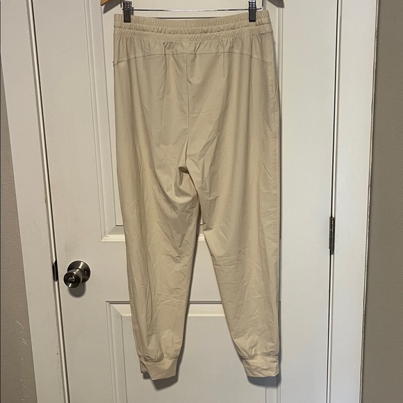 Old Navy High-Waisted Sleektech Joggers in Wishbone - Picture 4 of 6